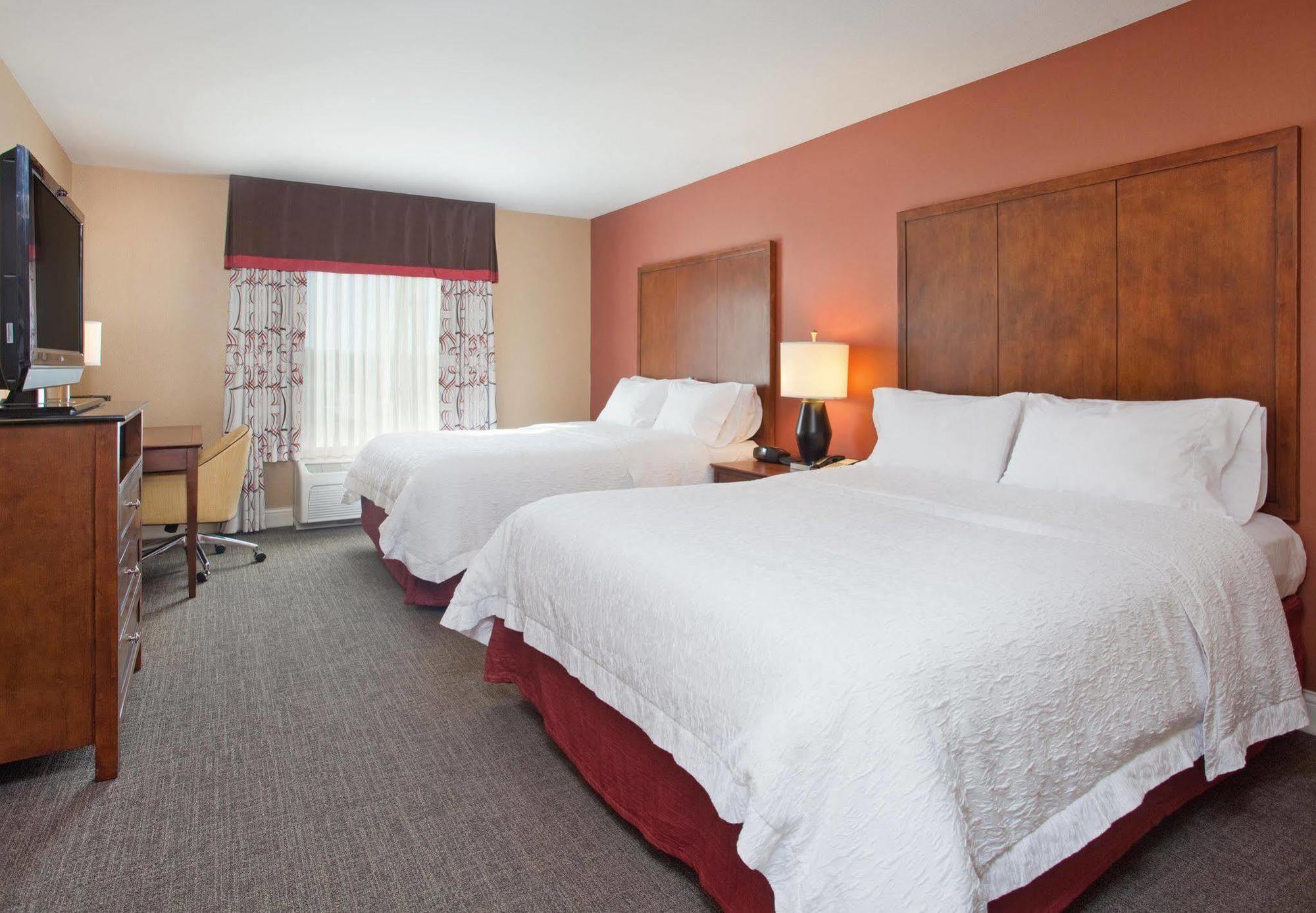 Hampton Inn & Suites Wichita-Northeast Exterior photo